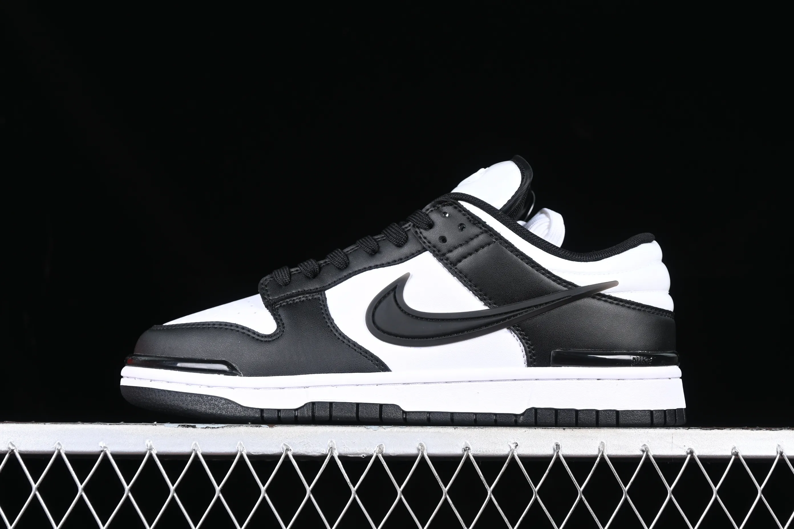All categories Nk SB Dunk series Nk SB Dunk Low low-top sneakers Nk Dunk Low Twist Panda Panda black and white SB low-top sports and leisure sneakers DZ2794-001